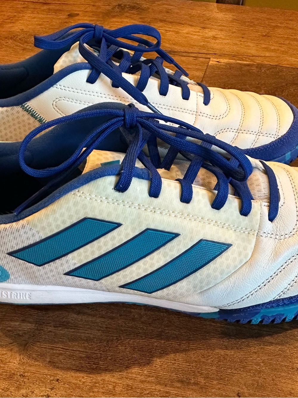 adidas White and Blue Men’s Indoor Soccer Shoes Size 10.5